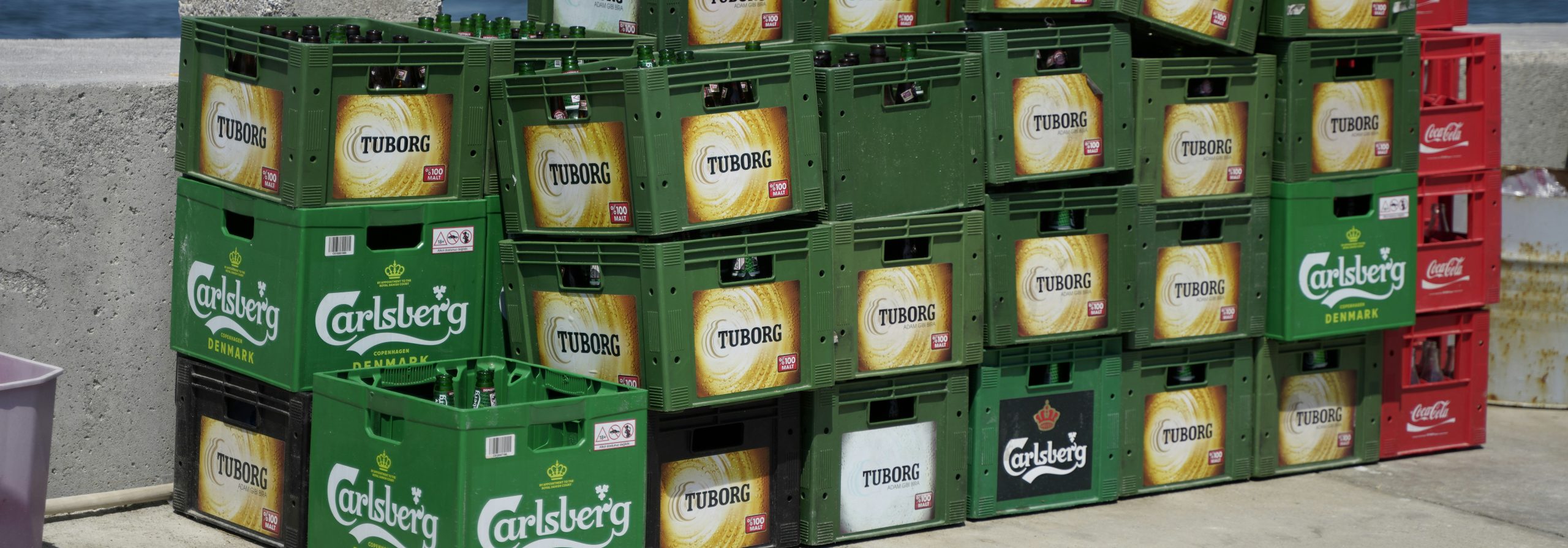 Carlsberg I 3 Veka Ispisane Pivske Tradicije Carlsberg - Gajbe Pune Napitaka Brendova Ove Kompanije