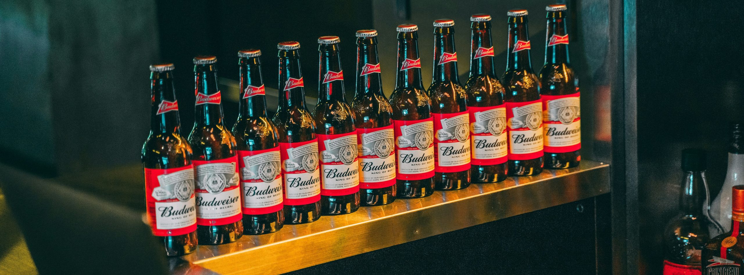 Carlsberg I 3 Veka Ispisane Pivske Tradicije Budweiser - Poznati Brend Carlsberg-A