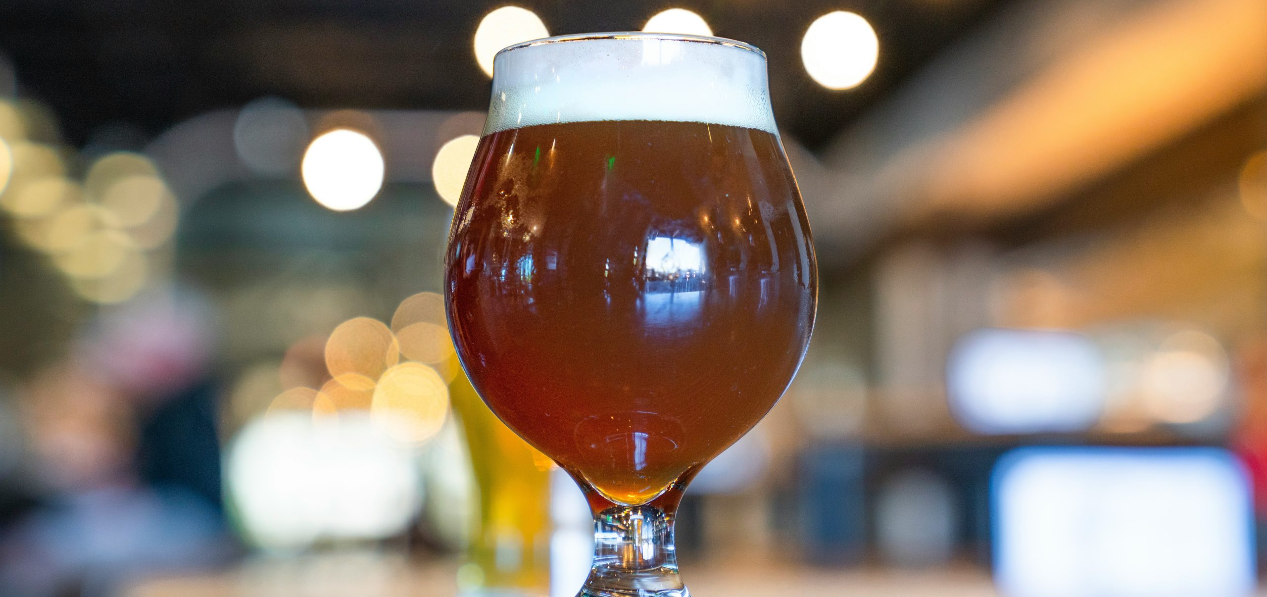 Zašto Je Craft Pivo Osvojilo Srca Ljubitelja Širom Sveta? Craft Pivo - Servirano U Pivskoj Čaši
