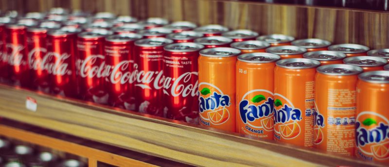 Fanta I Coca Cola - Na Rafovima Radnji