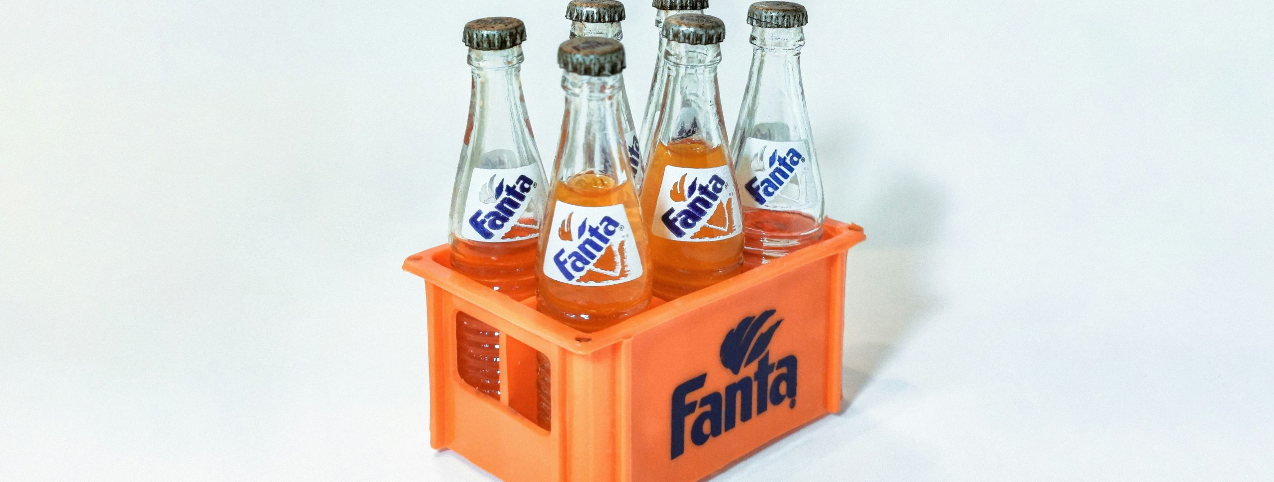 Fanta: Osvežavajuća Priča O Napitku #1 Od Narandže Fanta - U Retro Izdanju